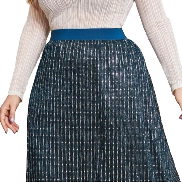 🪩 Sequin Skirt 🪩 - Picture 4 of 6